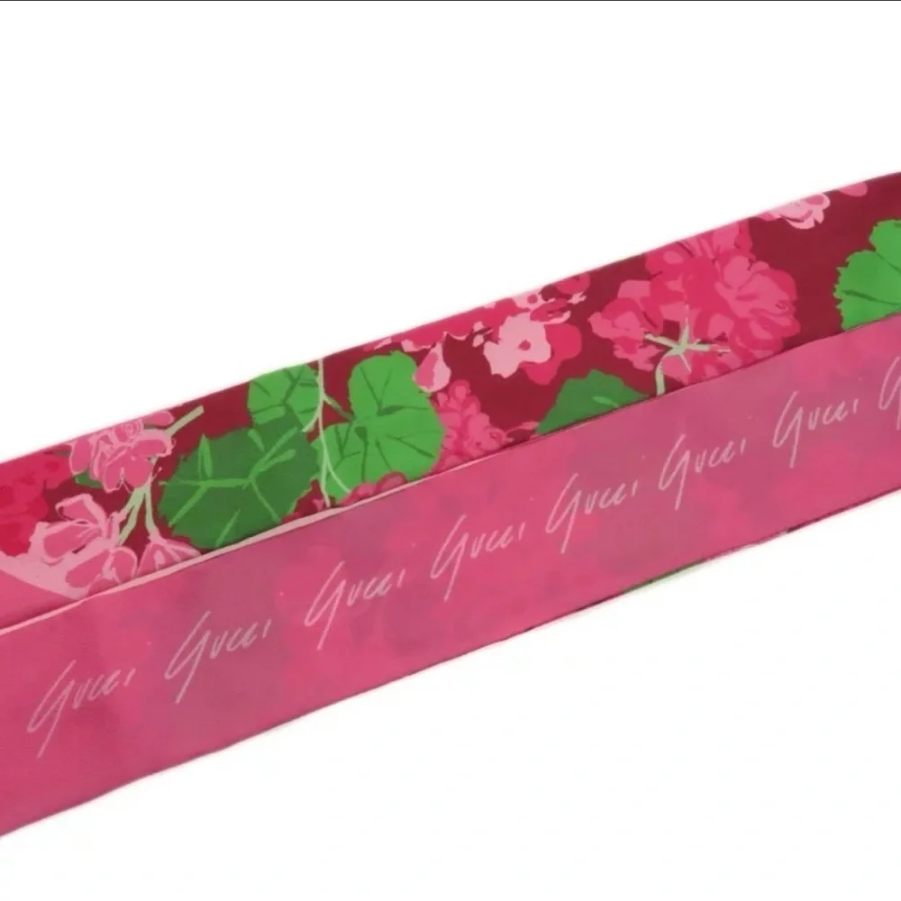 Gucci Silk Pink Floral Print Ken Scott Twilly Neck Bow Scarf